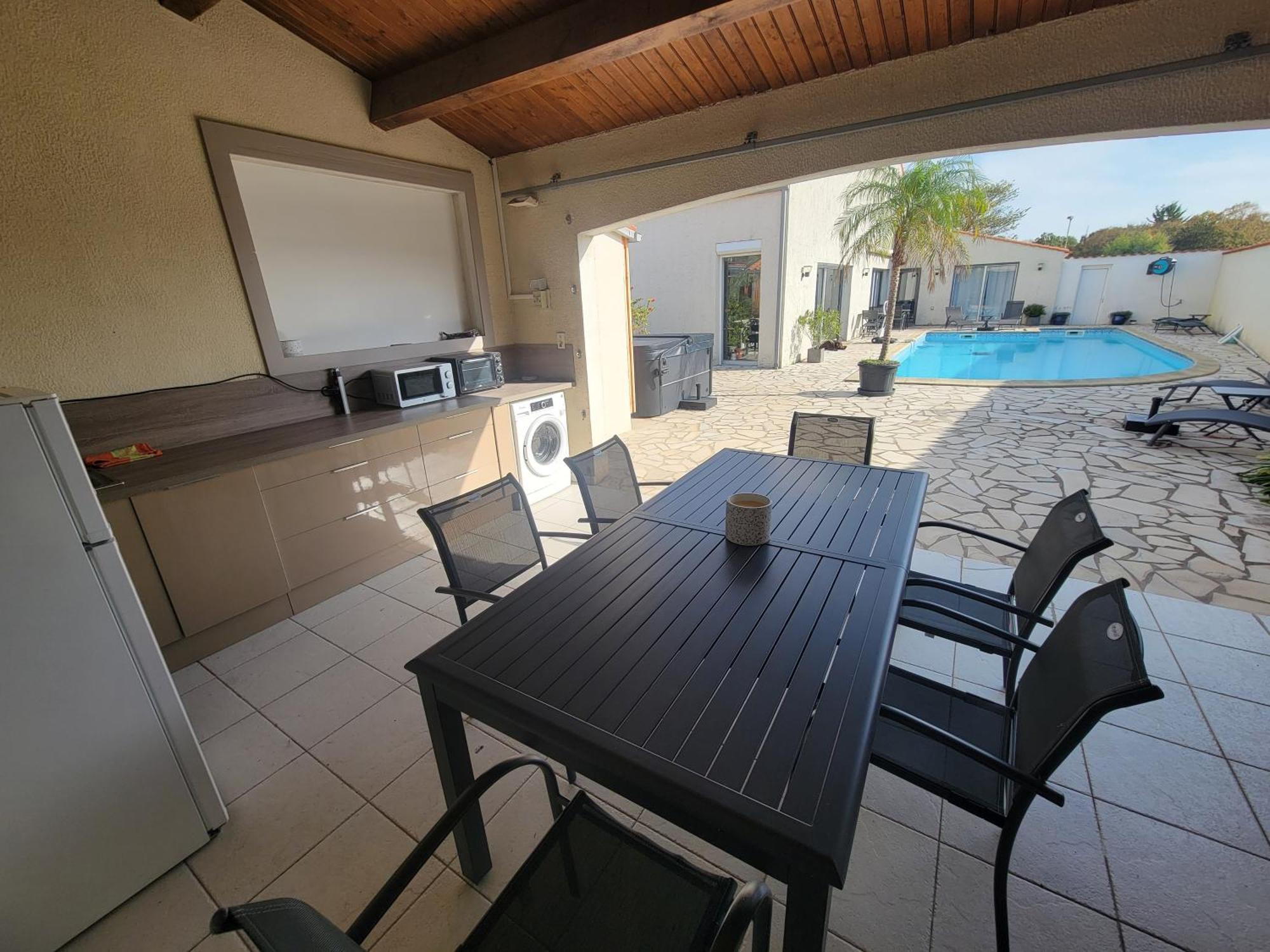 Les Pertuis Rochelais Bed & Breakfast *